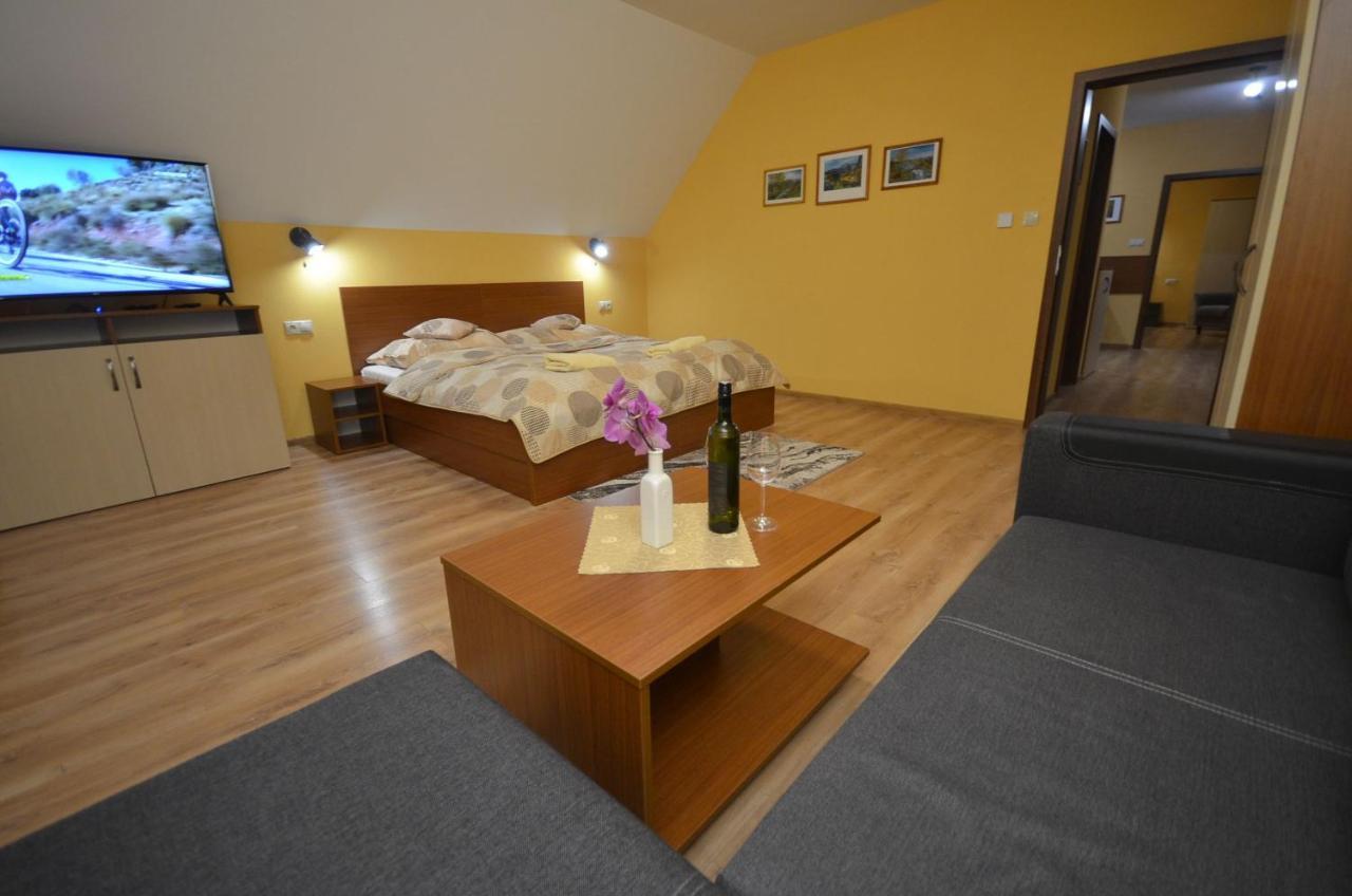 Apartmany Best I. Bešeňová Eksteriør bilde
